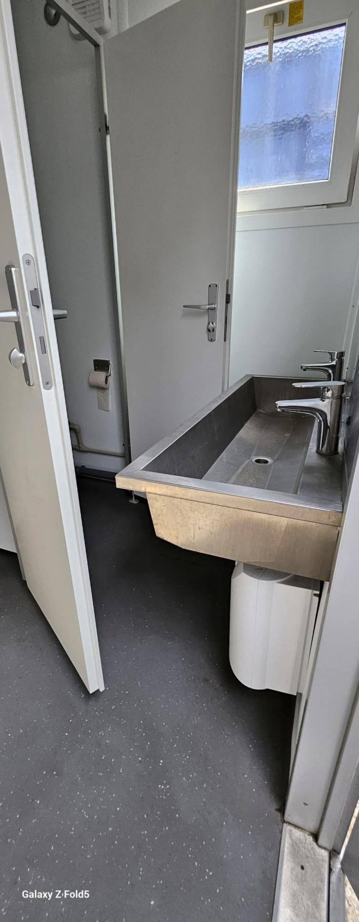 20‘ WC-Container mit Umkleide