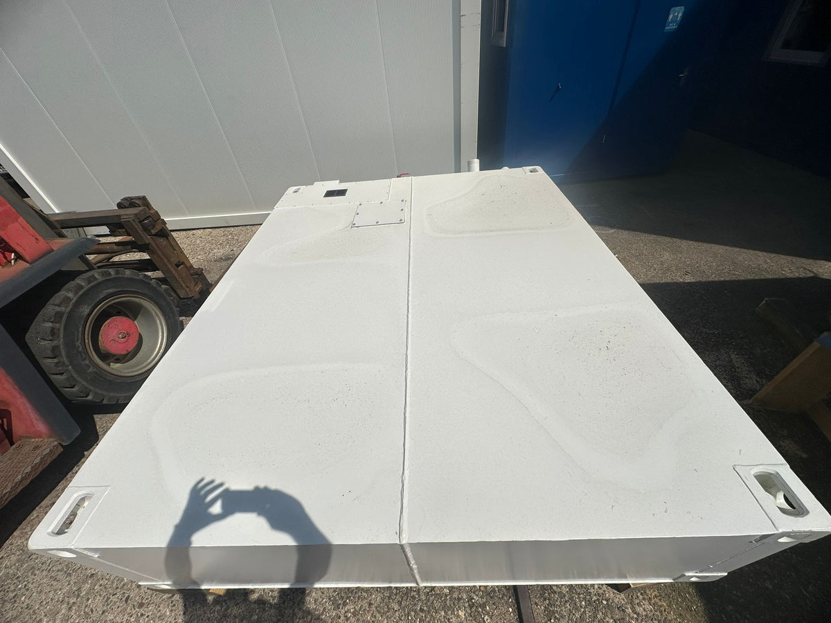 Frisch- &amp;amp; Brauchwassertank 10'