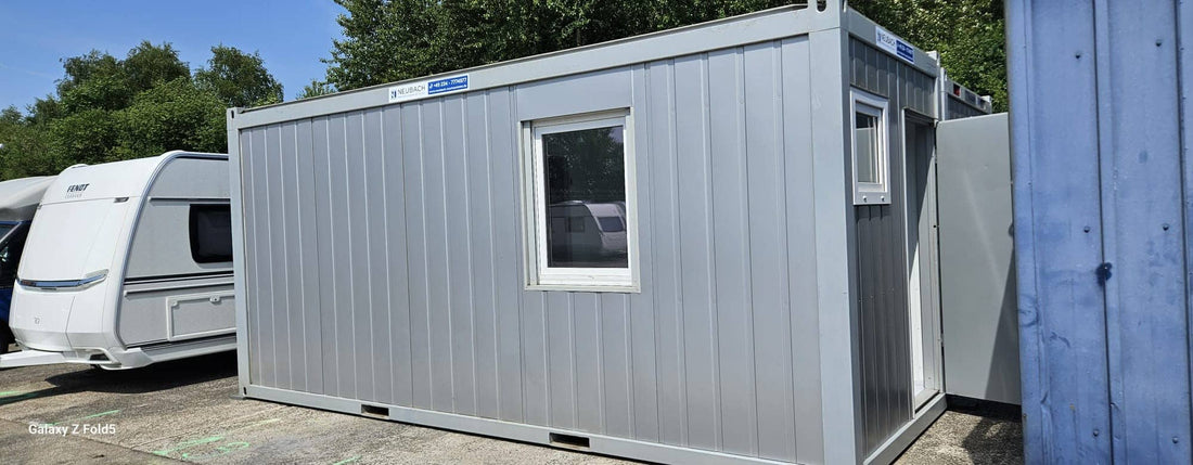 20‘ Duschcontainer mit Umkleide