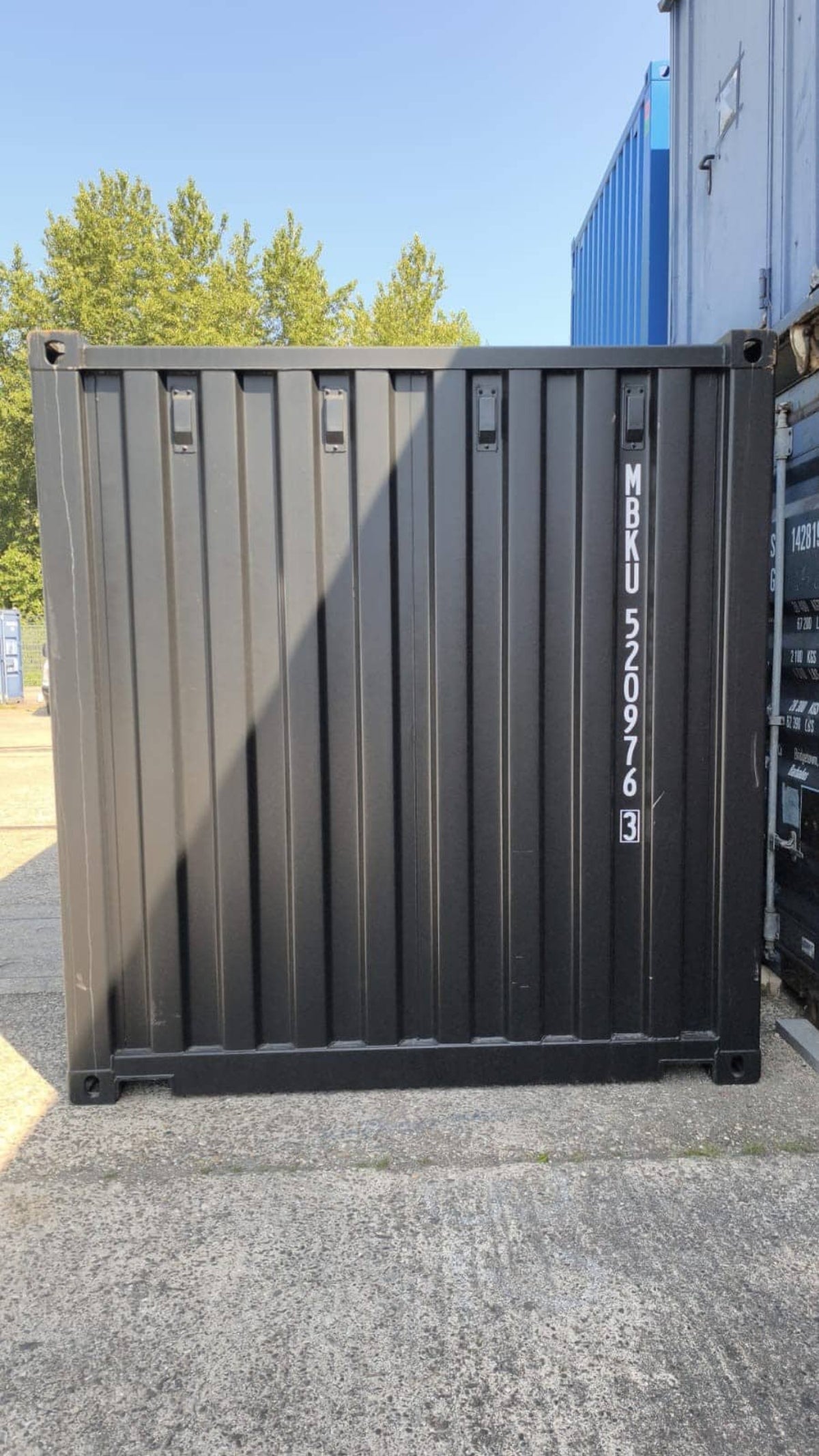 Seecontainer 20′ (tiefschwarz)