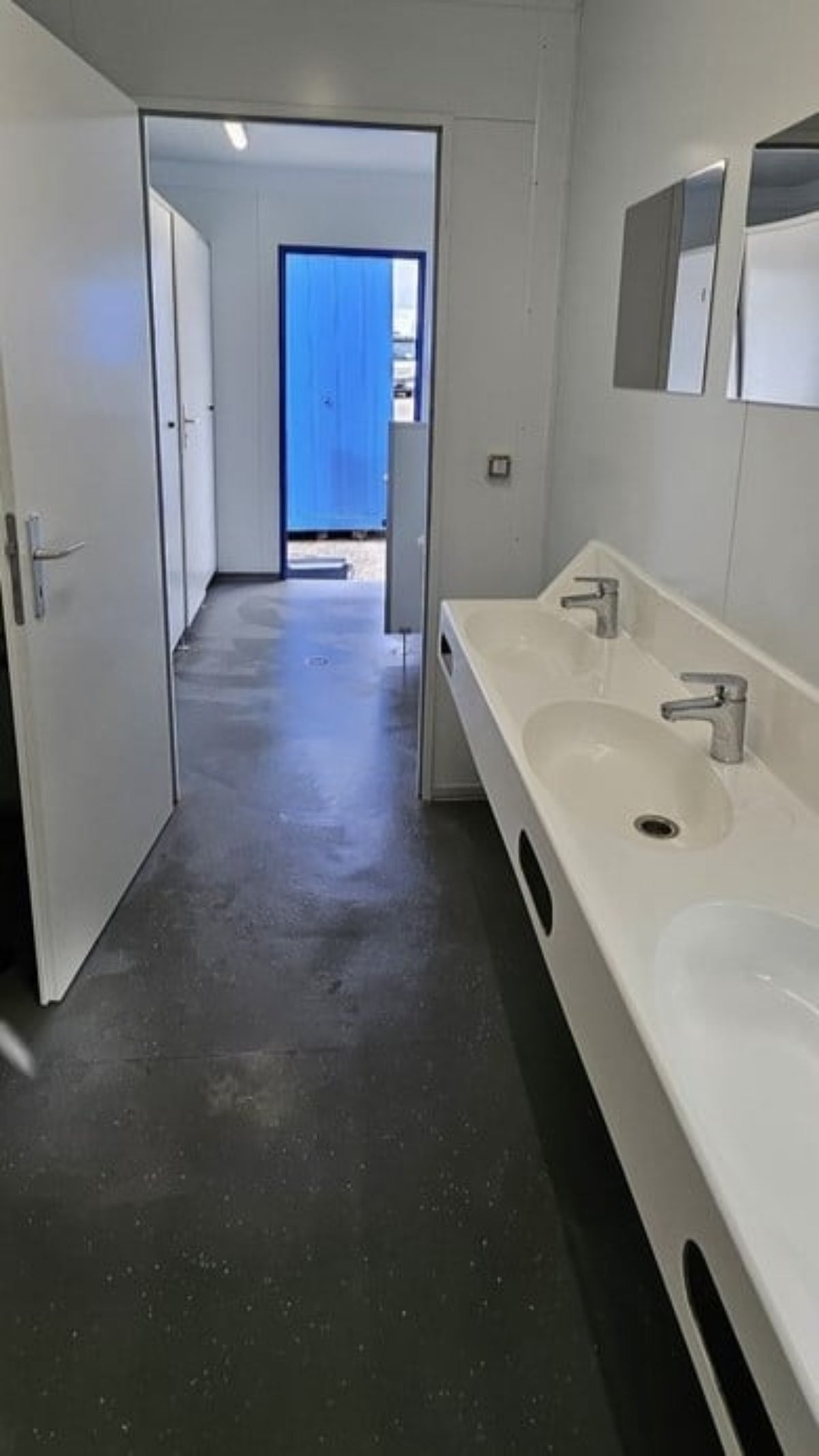 WC / Duschcontainer 20'