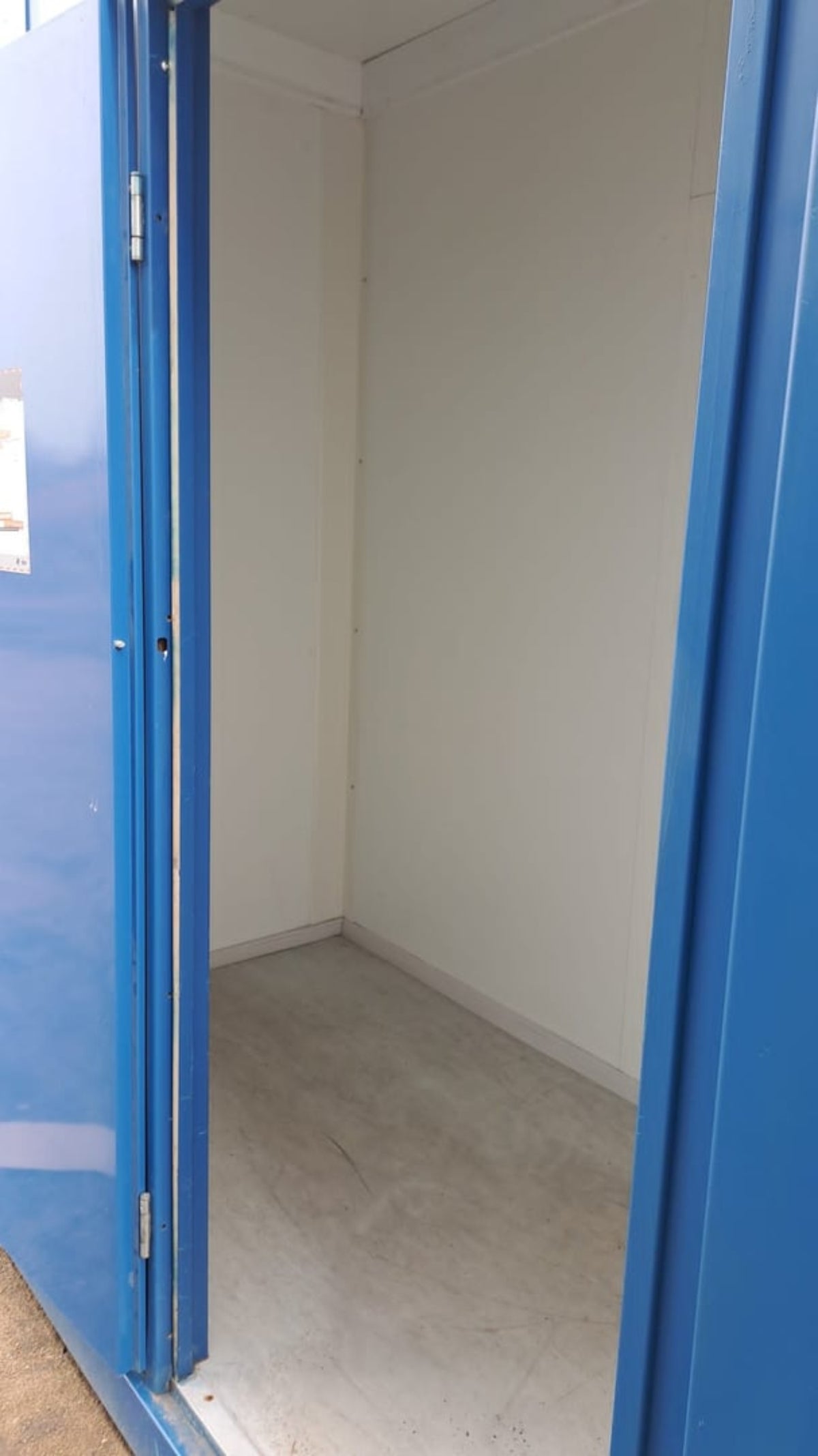 20′ Duschcontainer (Enzianblau)